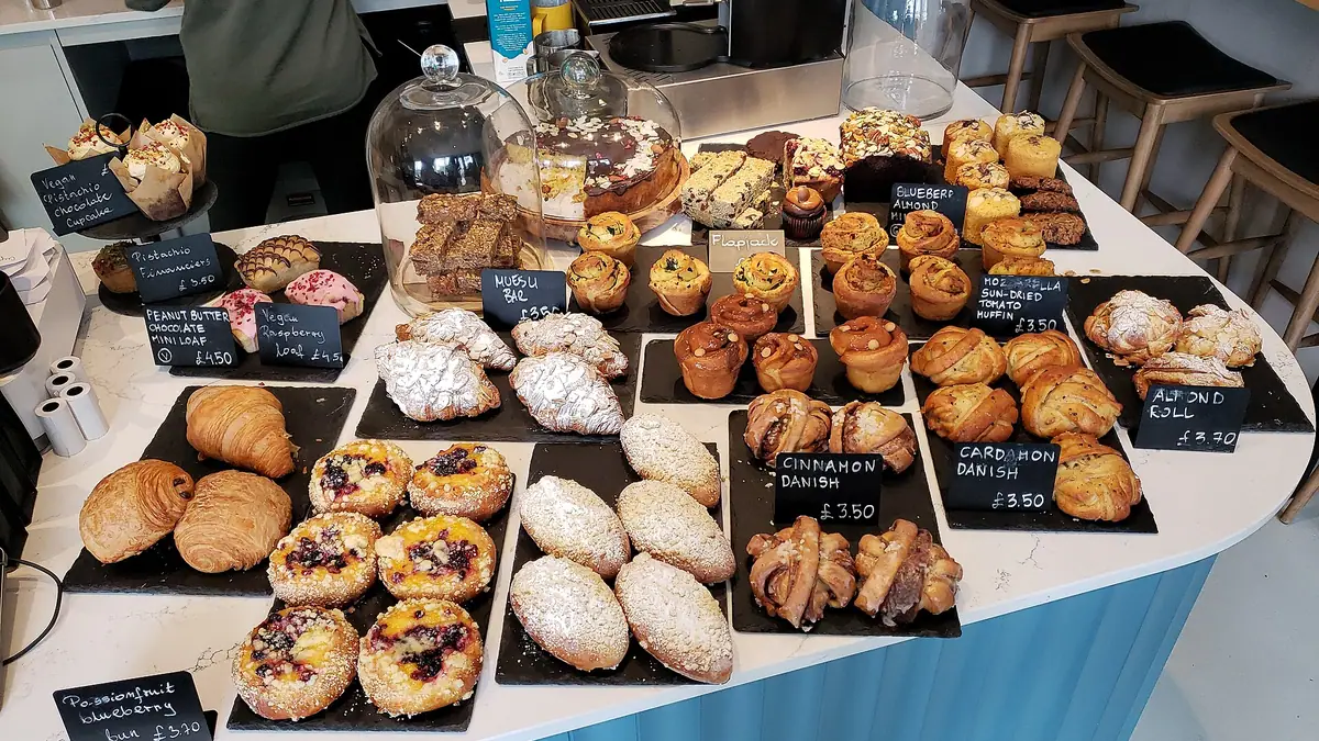Charnocks Bakery – bakery in Batley town centre
